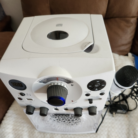 Karaoke Machine - Picture 2 of 2